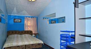 Гостевой дом Briz Феодосия Бюджетный двухместный номер с 1 кроватью или 2 отдельными кроватями-3